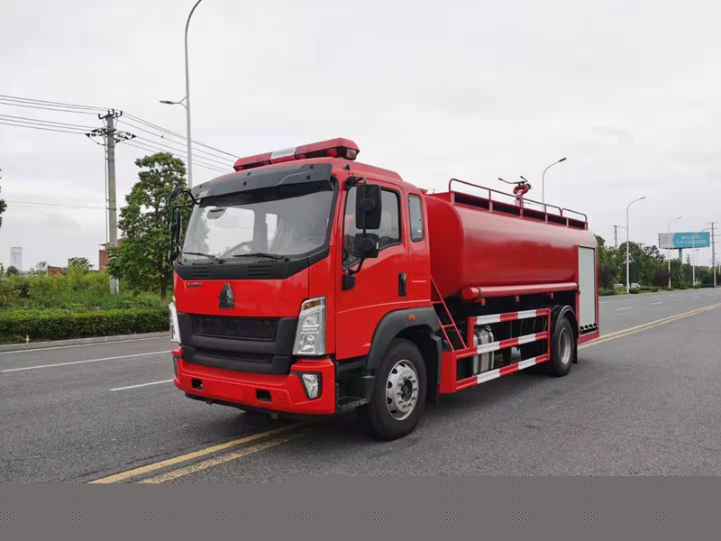 重汽12噸森林供水車(chē)